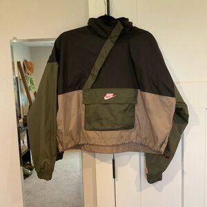 Nike Women’s Medium | windbreaker jacket